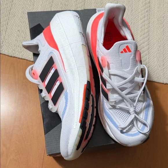 Adidas Ultraboost Light M7/W8.5/40. NIB - Picture 11 of 17